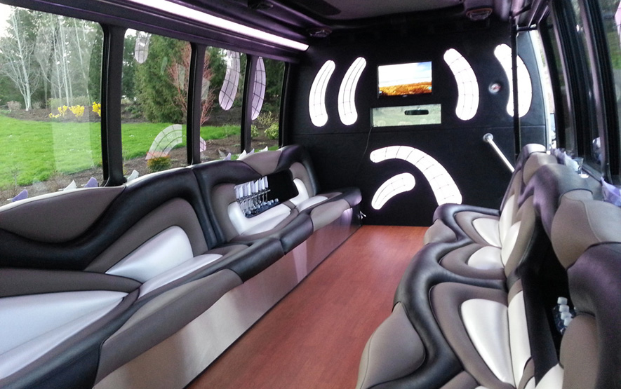 Fort Worth Limo Bus Rates, Party, Charter, Shuttle, City Tours, Weddings, Birthday, Bar club Crawl, Wine Tasting, Brewery Tour, Concert, Music Venue, Luxury, Tailgating, Corporate